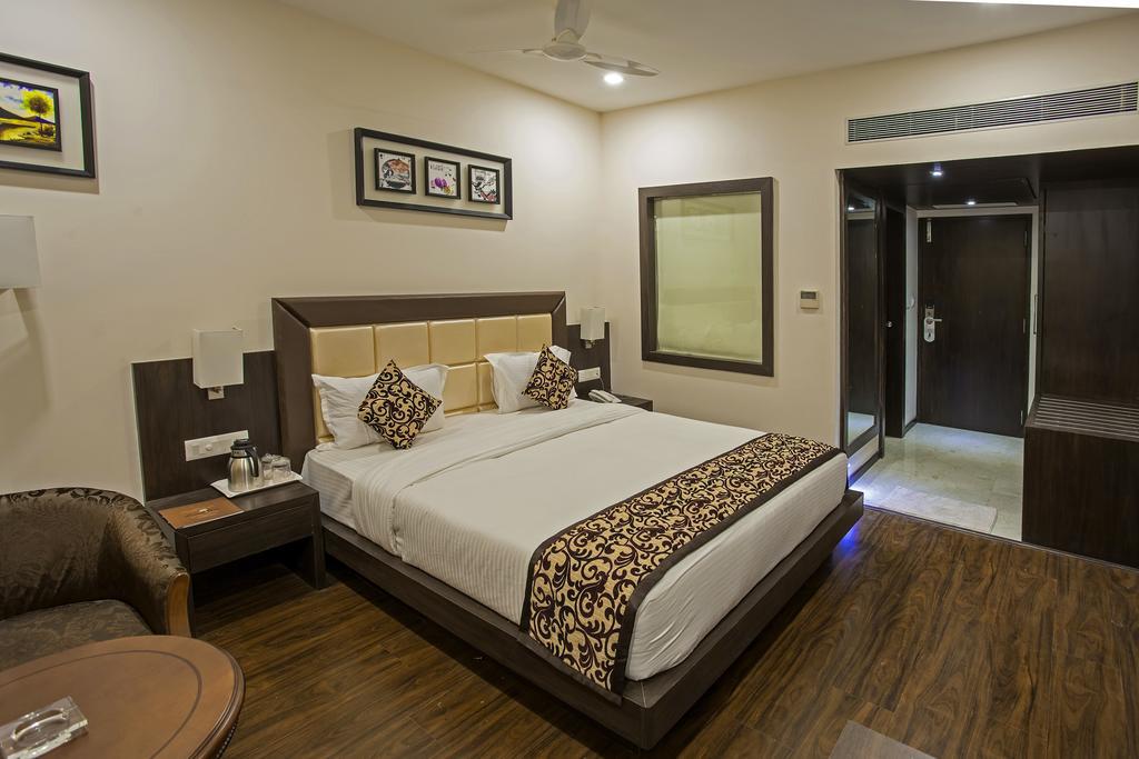 Ravi Residency Otel Morbi Oda fotoğraf