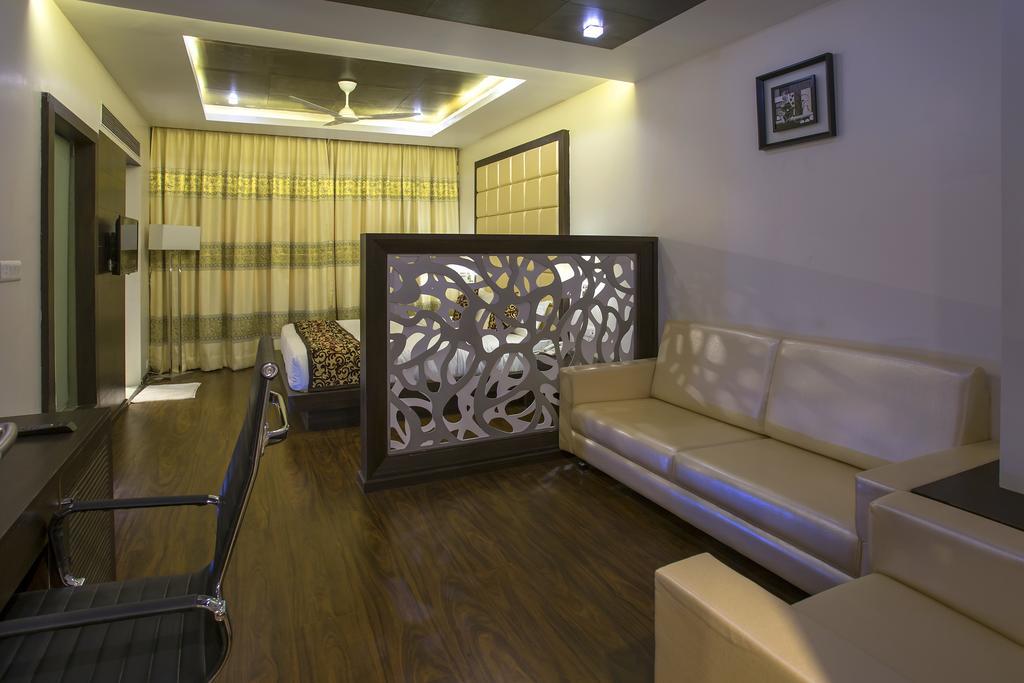 Ravi Residency Otel Morbi Oda fotoğraf