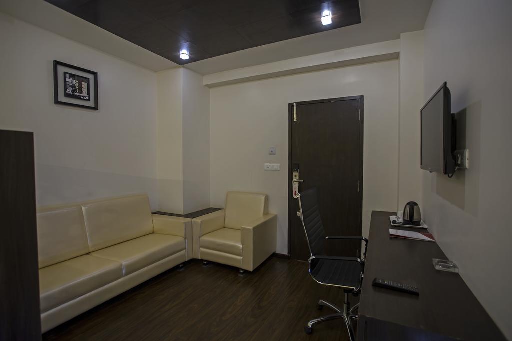 Ravi Residency Otel Morbi Oda fotoğraf